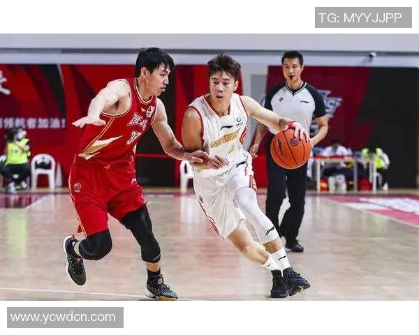 深圳篮球队以97分领跑世锦赛积分榜展现强劲实力